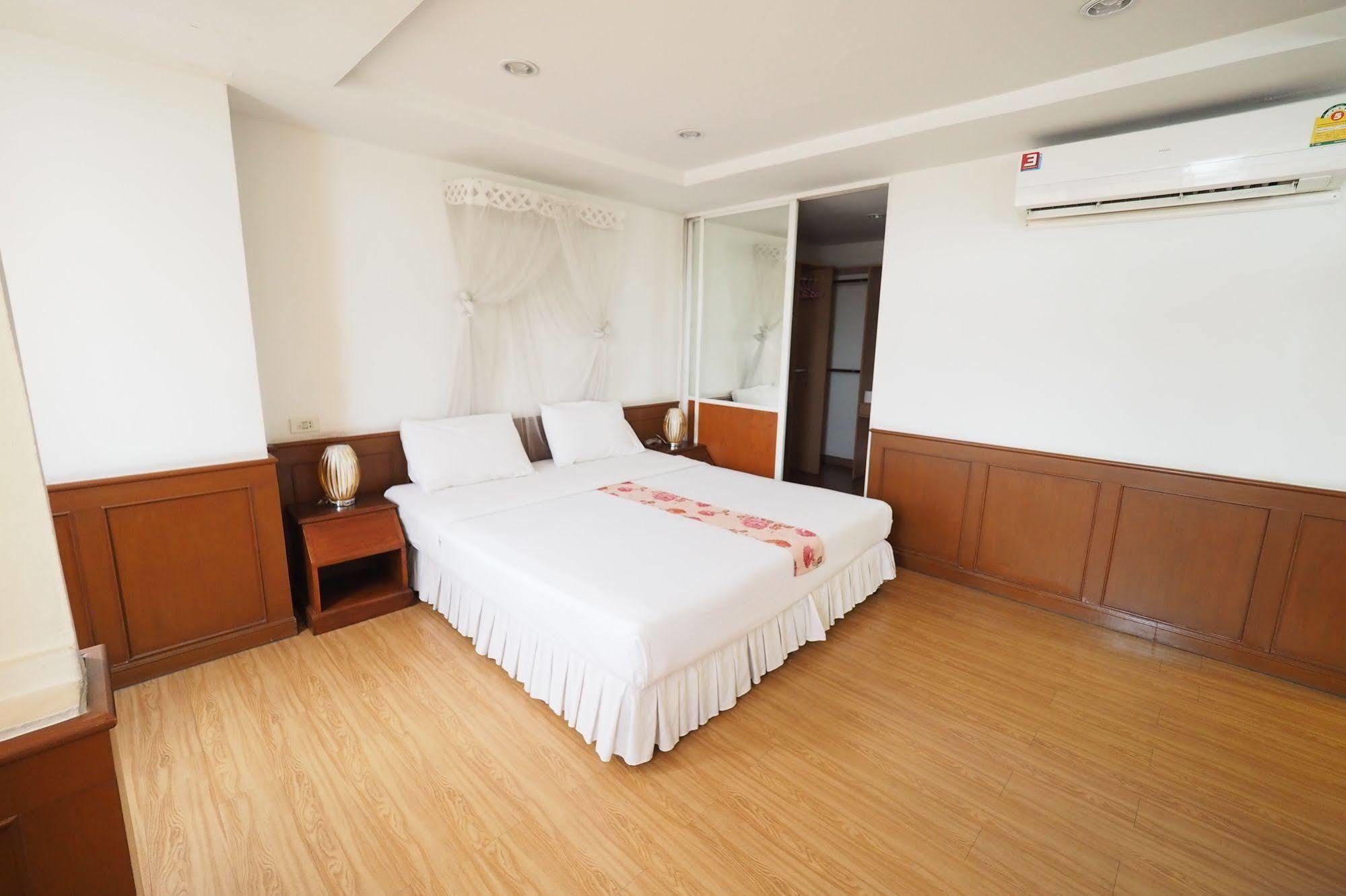 Navanakorn Golden View Ban Lam Rua Taek Dış mekan fotoğraf